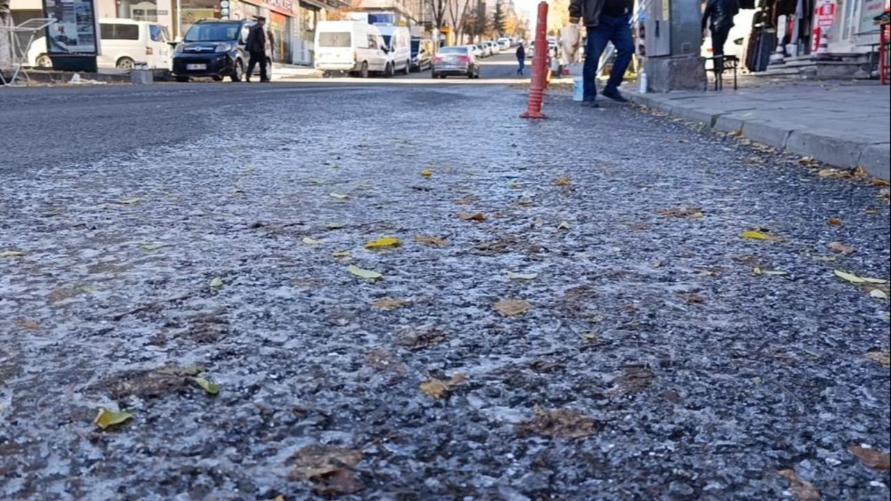  - Sıcaklıklar sıfırın atlında düştü, Kars buz kesti!
