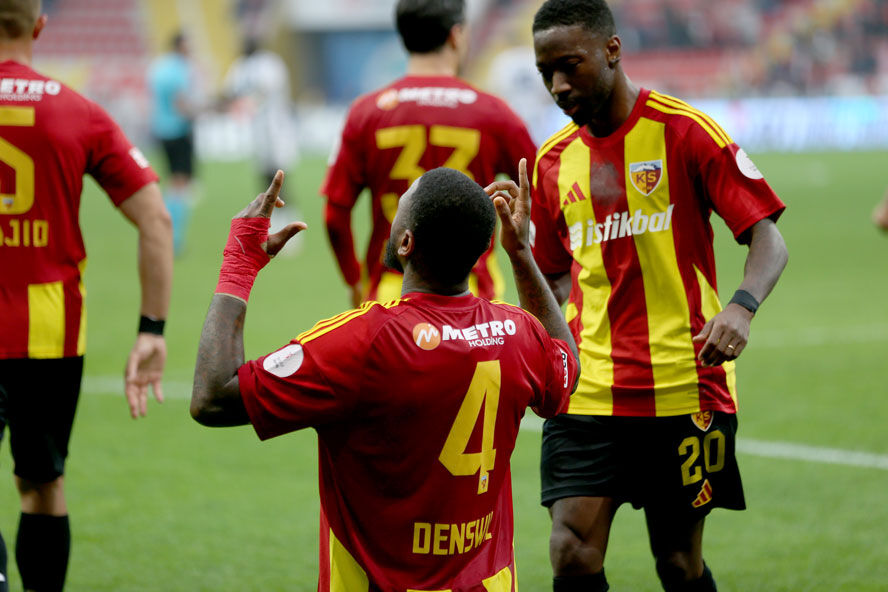 Süper Lig'deki 5 gollü düelloda bir ilk yaşandı Süper Lig'deki 5 gollü düelloda bir ilk yaşandı - 1. Resim