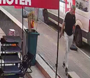 Yolda önüne çıkana bıçakla saldırdı, 1 kişi kanlar içinde kaldı! Polis adım adım izini sürdü ve... - 1. Resim