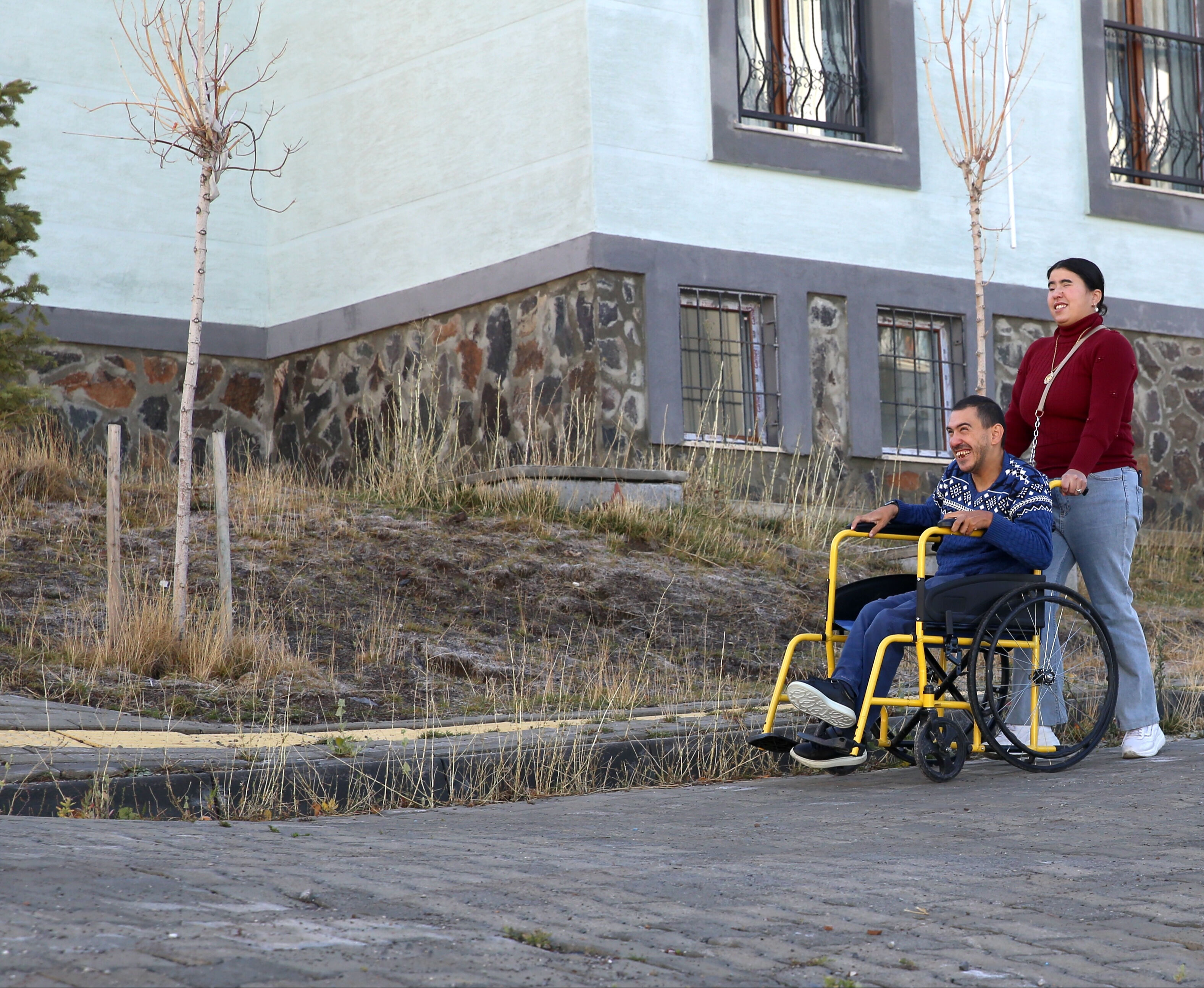 Adı gibi Firdevs! Kendi engelini unuttu, ağabeyine kol kanat gerdi - 3. Resim