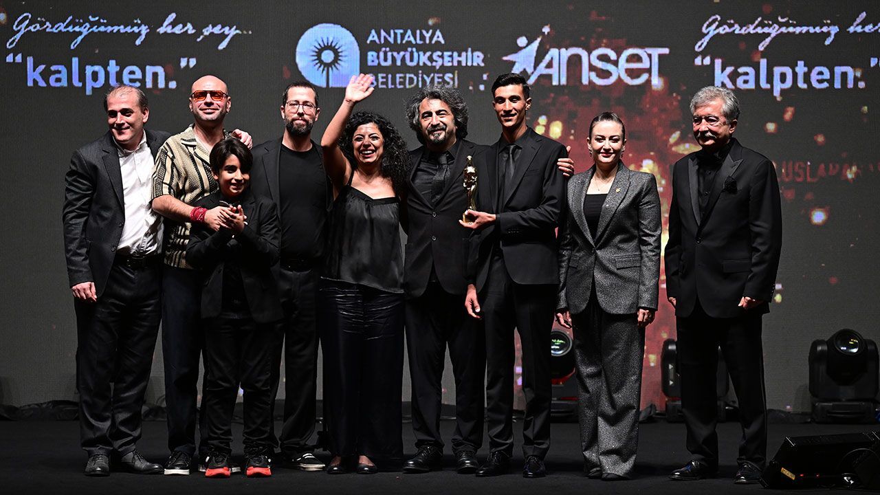  - Altın Portakal’a ‘Tavşan İmparatorluğu’ filmi damga vurdu!