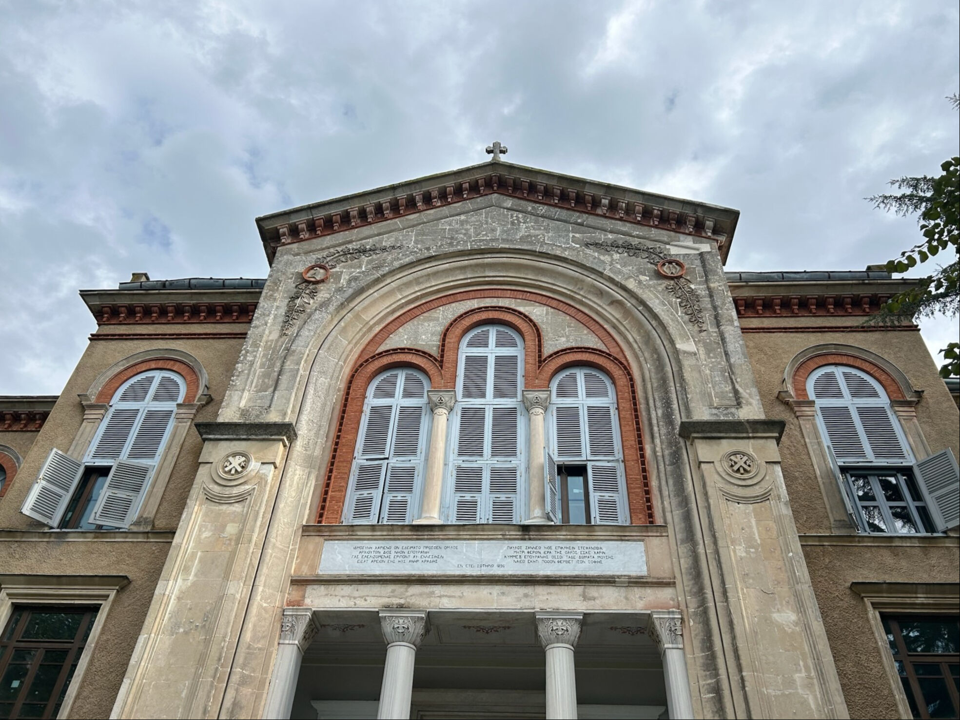 Heybeliada’da statü muamması! Tartışmaların odağındaki Ruhban Okuluna yıllar sonra ilk giren Türkiye Gazetesi oldu - 1. Resim