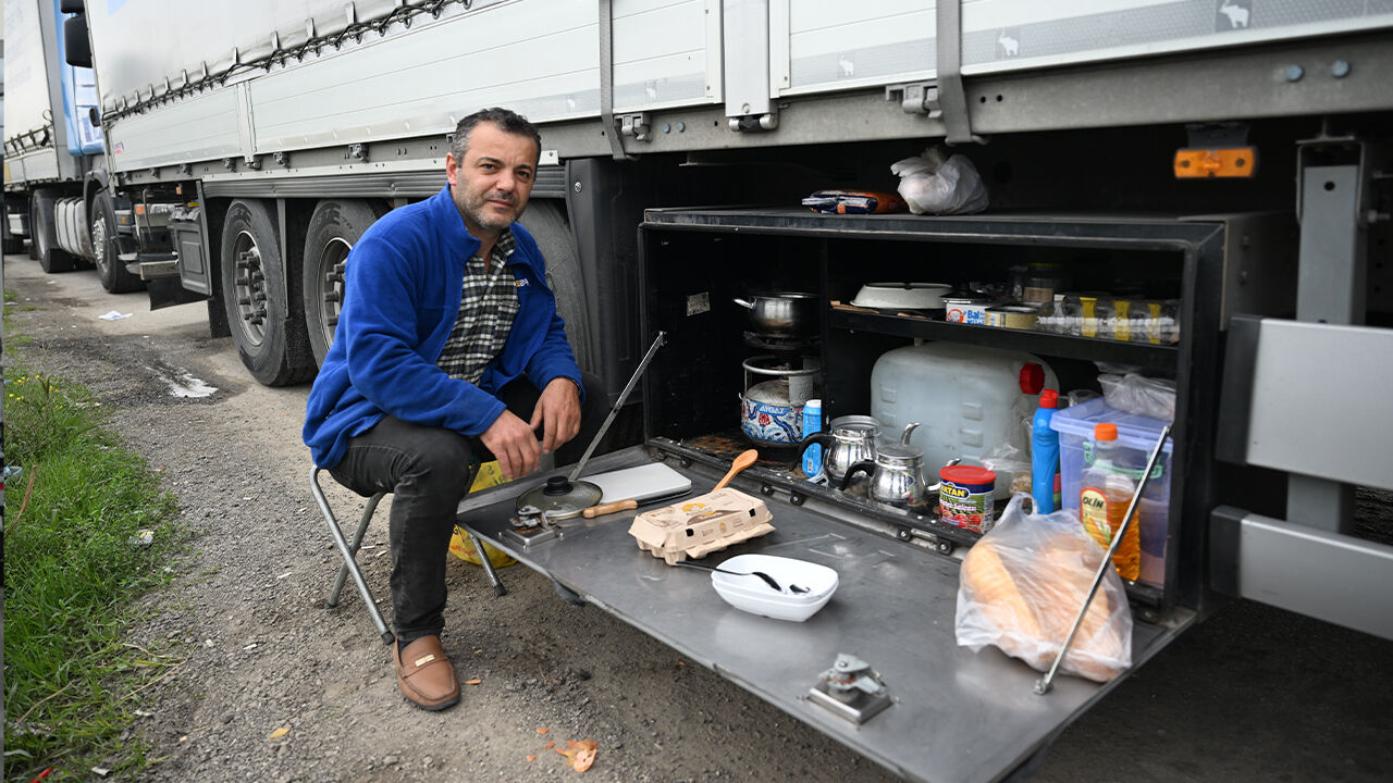 Kapıkule'de tır parkı krizi! Çift yönlü 7 kilometre kuyruk oluştu - 2. Resim