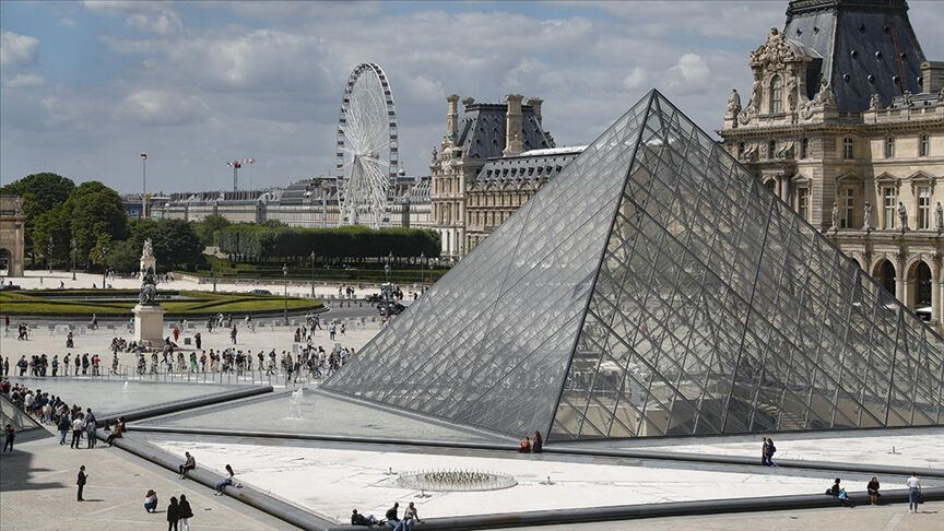 Louvre’daki 100 milyon dolarlık soygunu DNA çözdü! Veri tabanı suçluları ele verdi - 1. Resim