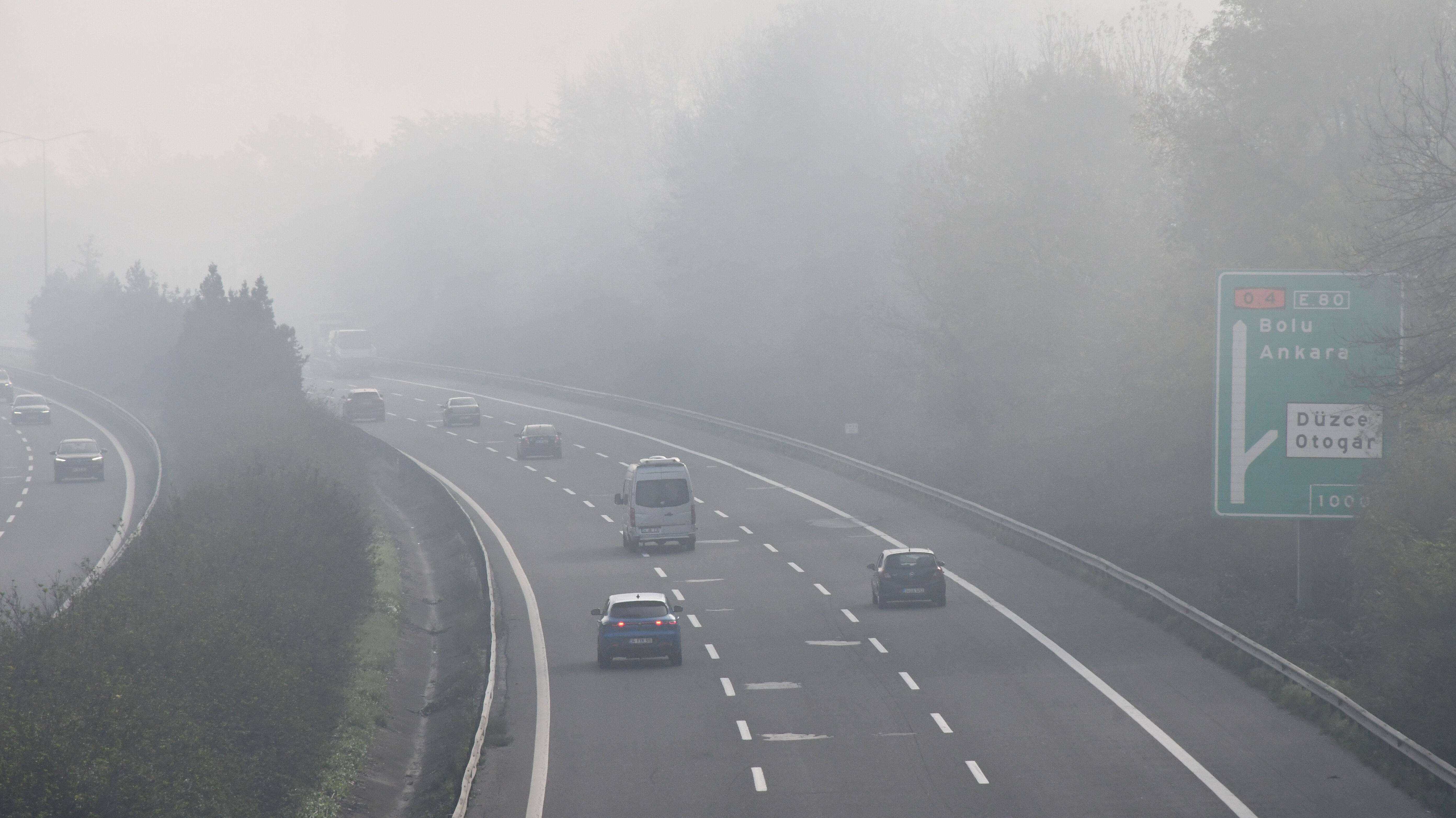 Bugün okullar tatil mi, 4 Kasım İstanbul'da eğitime ara verildi mi? İstanbul'da yoğun sis etkili oldu! Bugün okullar tatil mi, 4 Kasım İstanbul'da eğitime ara verildi mi? İstanbul'da yoğun sis etkili oldu! - 2. Resim