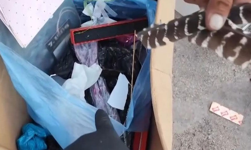 Bursa’da inanılmaz ikili! Tek tek karıştırıyorlar, çöpten servet çıkarıyorlar - 1. Resim