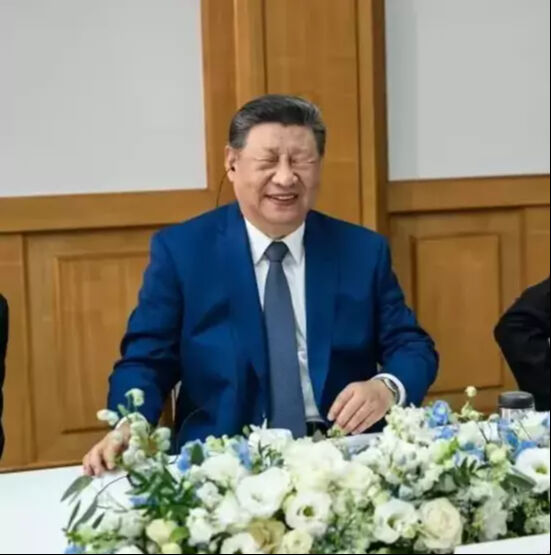 Çin'de gizlenen fotoğrafları Beyaz Saray paylaştı! Şi'nin tavırları gündem oldu Çin'de gizlenen fotoğrafları Beyaz Saray paylaştı! Şi'nin tavırları gündem oldu - 2. Resim