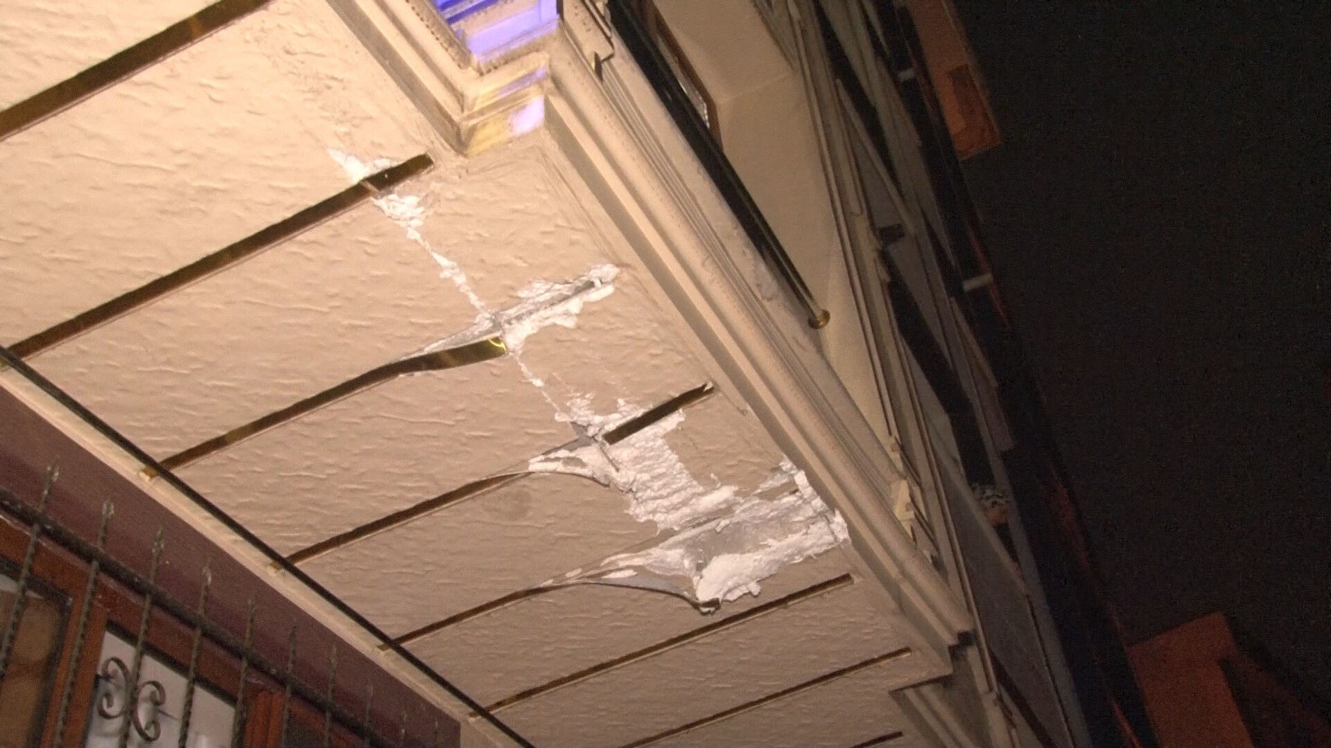 Eyüpsultan'da gece yarısı vinç dehşeti! Mahalleli deprem oluyor zannetti - 2. Resim