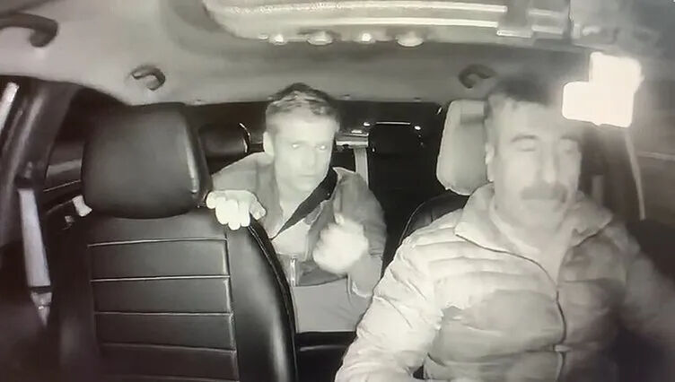 İngiliz turistin taksiciye yaşattıkları günlerce konuşulmuştu: Gözüm kör oldu, her gece bağırarak uyanıyorum İngiliz turistin taksiciye yaşattıkları günlerce konuşulmuştu: Gözüm kör oldu, her gece bağırarak uyanıyorum - 4. Resim