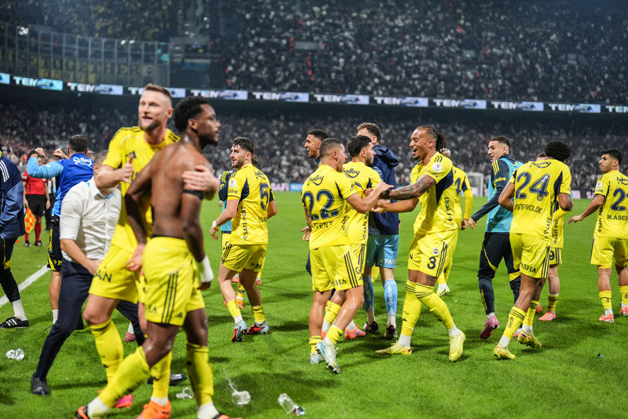 Jhon Duran'dan yönetimi mest eden hareket: Prim kararı alkış aldı Jhon Duran'dan yönetimi mest eden hareket: Prim kararı alkış aldı - 1. Resim