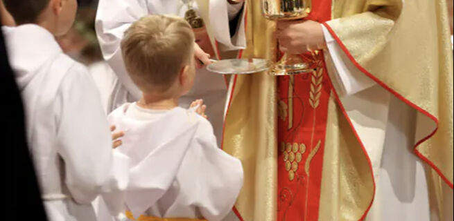 Kilisede istismar skandalı! Fransız rahip suçlandı Kilisede istismar skandalı! Fransız rahip suçlandı - 1. Resim