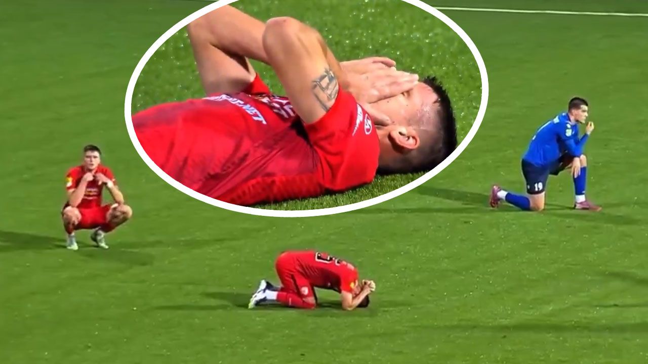 Teknik direktör maç esnasında hayatını kaybetti! Futbolcular gözyaşlarına boğuldu - Spor