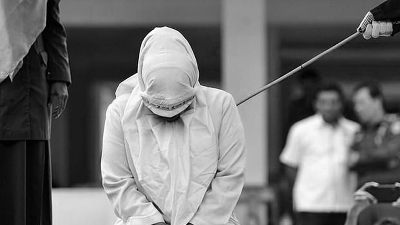 Singapur Meclisi milyarlarca dolarlık dolandırıcılığa dur dedi! Para cezası yetmedi, kırbaç da geliyor... Singapur Meclisi milyarlarca dolarlık dolandırıcılığa dur dedi! Para cezası yetmedi, kırbaç da geliyor... - 2. Resim