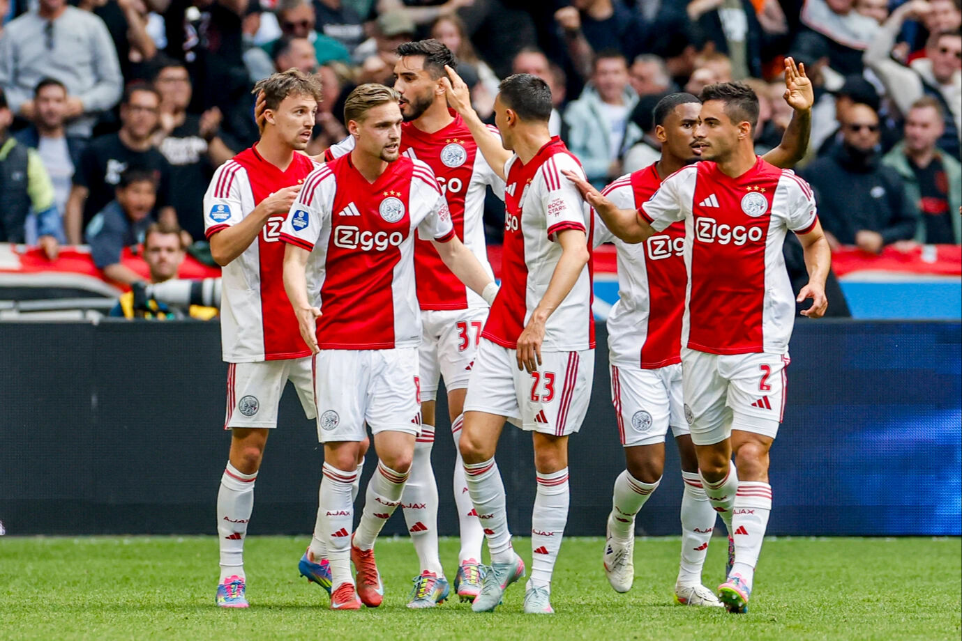 Ajax oyuncu kadrosu ve kadro değeri! Hollanda ekibi yeniden gündemde Ajax oyuncu kadrosu ve kadro değeri! Hollanda ekibi yeniden gündemde - 1. Resim