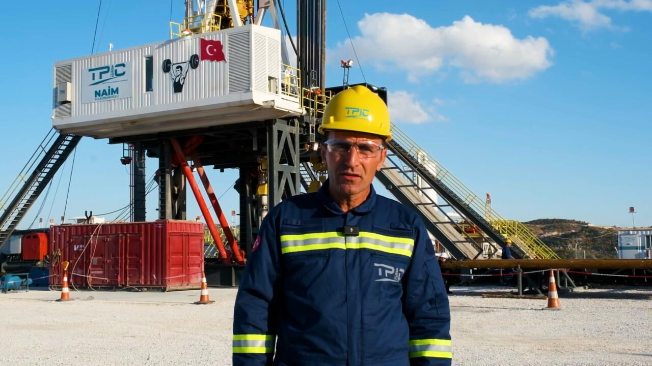 Bakan Bayraktar, Nadir Bilik'in umut dolu hikayesini paylaştı: Abisinin şehit düştüğü Gabar'da petrol üretimine katıldı Bakan Bayraktar, Nadir Bilik'in umut dolu hikayesini paylaştı: Abisinin şehit düştüğü Gabar'da petrol üretimine katıldı - 1. Resim