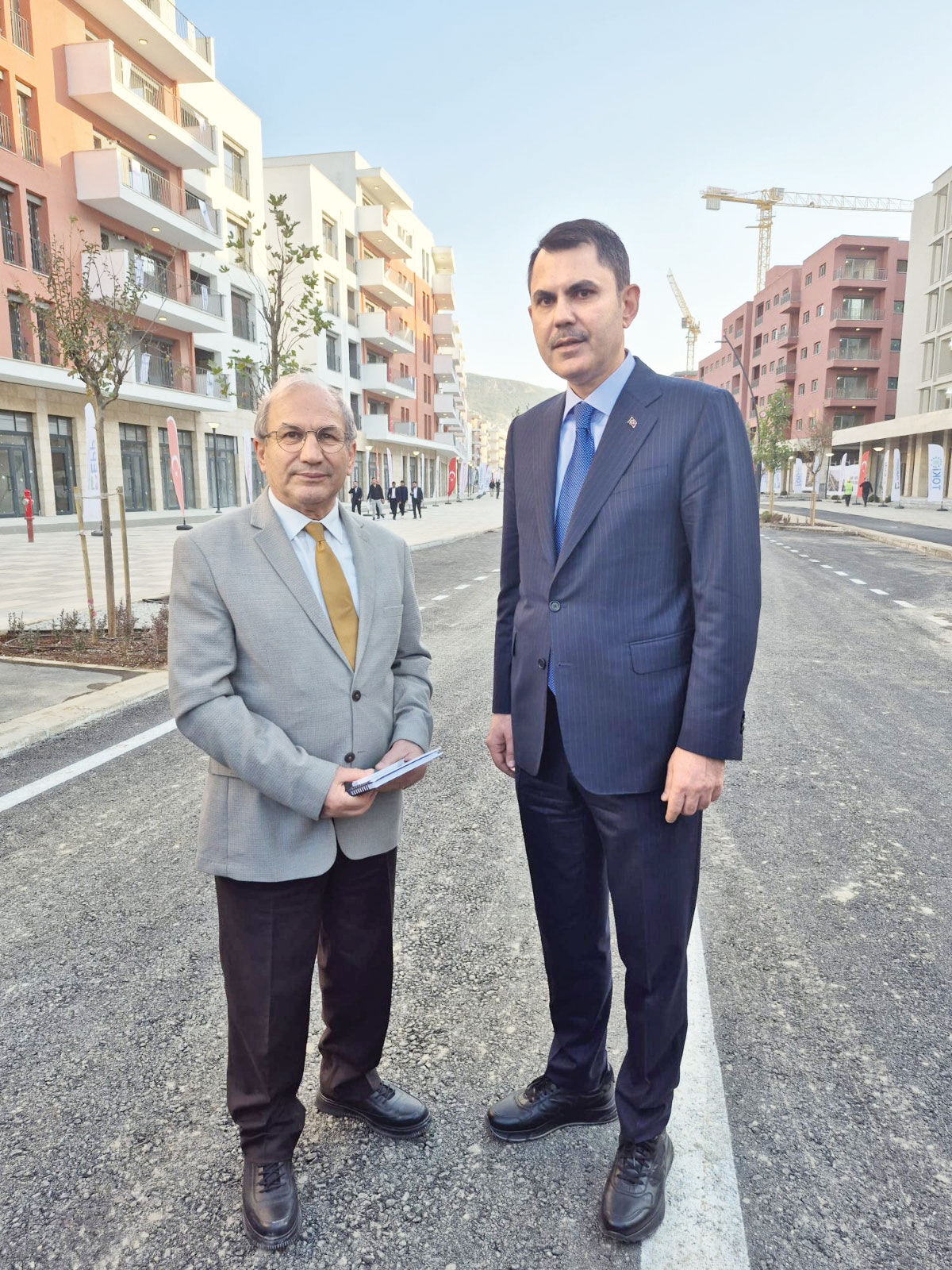 Depremzedeler sıcak yuvalarına kavuşuyor! Bakan Kurum: Saatte 23 konut inşa ediyoruz Depremzedeler sıcak yuvalarına kavuşuyor! Bakan Kurum: Saatte 23 konut inşa ediyoruz - 1. Resim