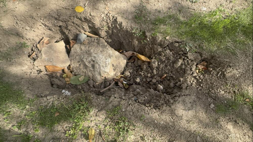 Isparta Eğirdir diken üstünde: Gizemli çukurlar oluştu, evlerin duvarları çatladı! - 1. Resim