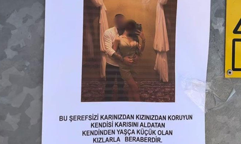 “Kızlarınızı bu adamdan uzak tutun” afişleri ortalığı karıştırdı! Gören dönüp bir daha baktı - 1. Resim