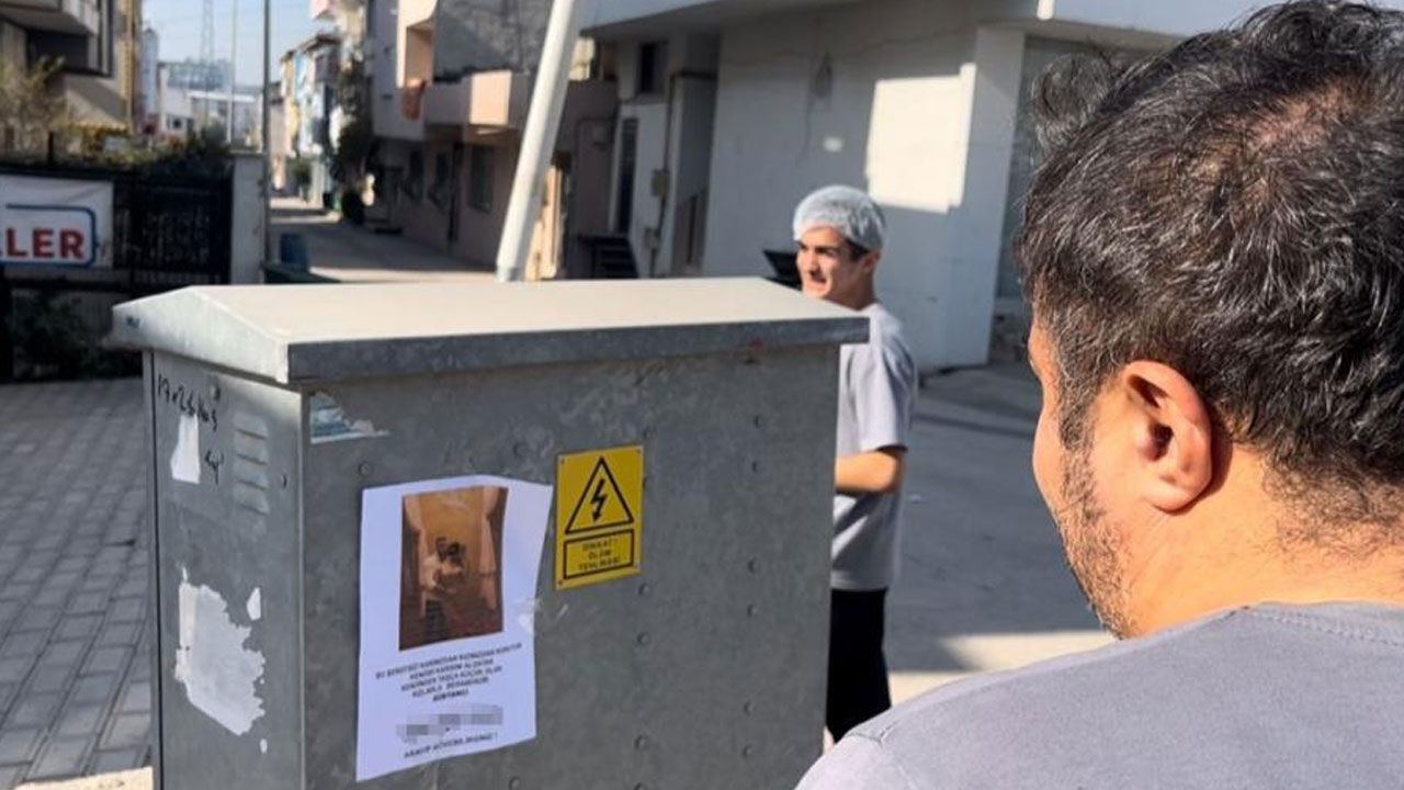 “Kızlarınızı bu adamdan uzak tutun” afişleri ortalığı karıştırdı! Gören dönüp bir daha baktı - 2. Resim