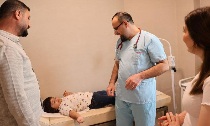 Küçük çocuğun bağırsakları göğüs boşluğuna çıkmış! Gizli hastalığı ortaya çıktı - 2. Resim