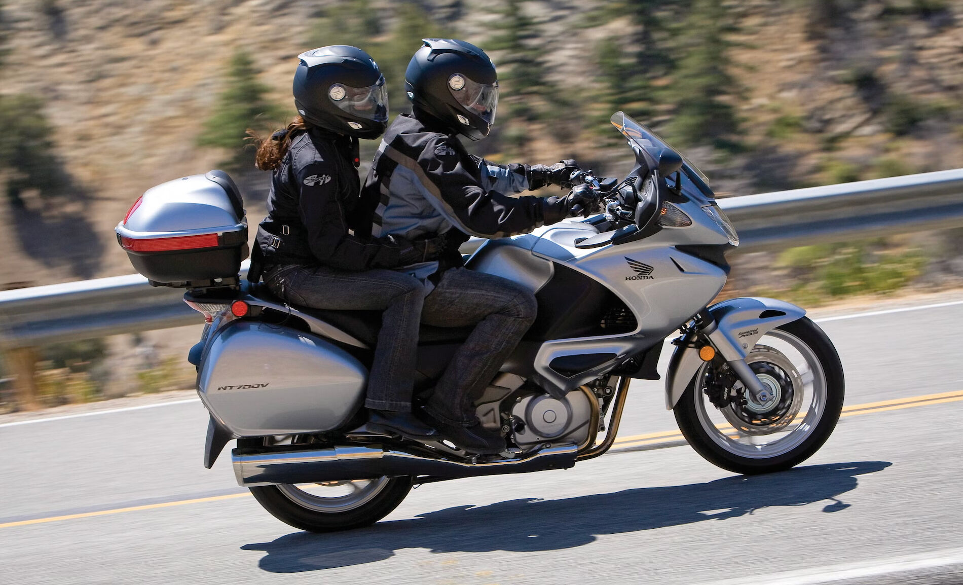 Motorda eldiven takmak zorunlu mu, eldiven ve koruma gözlüğü takmamanın cezası var mı? - 1. Resim