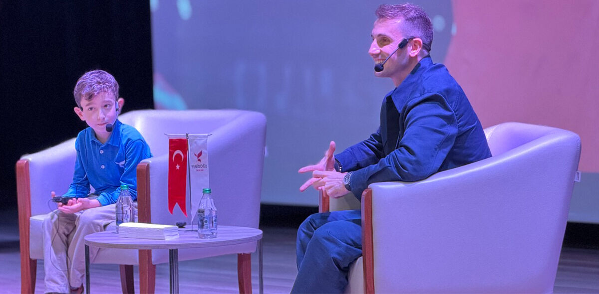 Okul başkanlığına seçilen Aras Şamlı'nın hayali gerçek oldu! Kerem Aktürkoğlu sözünü tuttu Okul başkanlığına seçilen Aras Şamlı'nın hayali gerçek oldu! Kerem Aktürkoğlu sözünü tuttu - 1. Resim