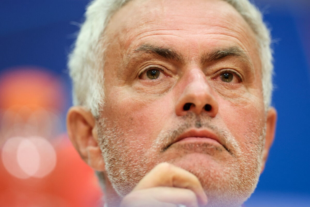 Portekiz Ligi'nde ortalığı karıştıran hakem raporu! Mourinho'dan ilk tepki Portekiz Ligi'nde ortalığı karıştıran hakem raporu! Mourinho'dan ilk tepki - 1. Resim