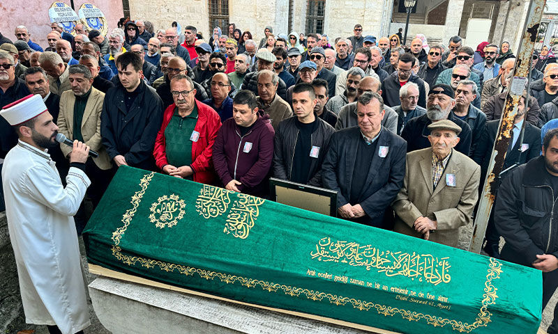 Şevket Altuğ’dan dostuna veda… Uzun süre sonra cenazede ortaya çıktı - 2. Resim