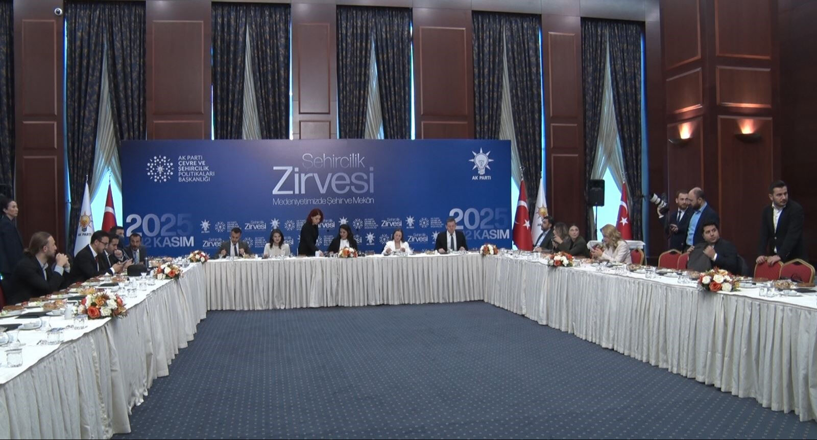 AK Parti 'şehircilik zirvesi' düzenleyecek! Gelecek nesillere bırakılacak miras masaya yatırılacak AK Parti 'şehircilik zirvesi' düzenleyecek! Gelecek nesillere bırakılacak miras masaya yatırılacak - 1. Resim