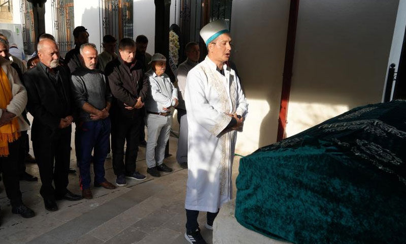 Banu Alkan'dan kardeşi Osman Alkan’a yürek burkan veda! Sözleri yürek yaktı Banu Alkan kardeşi Osman Alkan’a yürek burkan veda! Sözleri yürek yaktı - 2. Resim