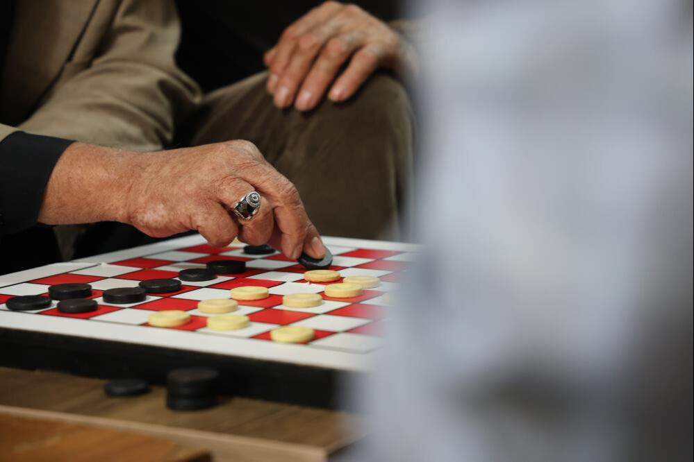 Bu çay ocağında tek bir oyun oynanıyor! Uğruna şehir dışından gelen bile var Bu çay ocağında tek bir oyun oynanıyor! Uğruna şehir dışından gelen bile var - 1. Resim