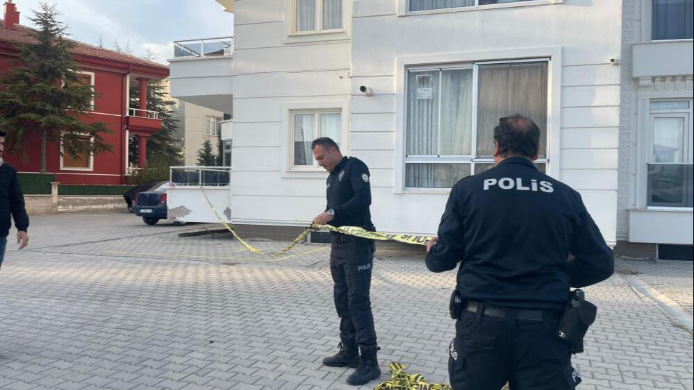 Ebru öğretmenin kahreden ölümü! Annesi namaz kılmaya gitmişti... Ebru öğretmenin kahreden ölümü! Annesi namaz kılmaya gitmişti... - 2. Resim