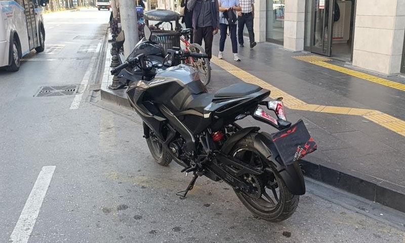 Ehliyetsiz, kasksız, plakasız! Kuralları hiçe sayan sürücüye 43 bin TL ceza Ehliyetsiz, kasksız, plakasız! Kuralları hiçe sayan sürücüye 43 bin TL ceza - 2. Resim