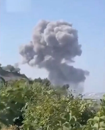 İsrail, ateşkese rağmen Lübnan'daki askeri tesisleri vurdu! Bölgeden dumanlar yükseliyor İsrail, ateşkese rağmen Lübnan'daki askeri tesisleri vurdu! - 1. Resim