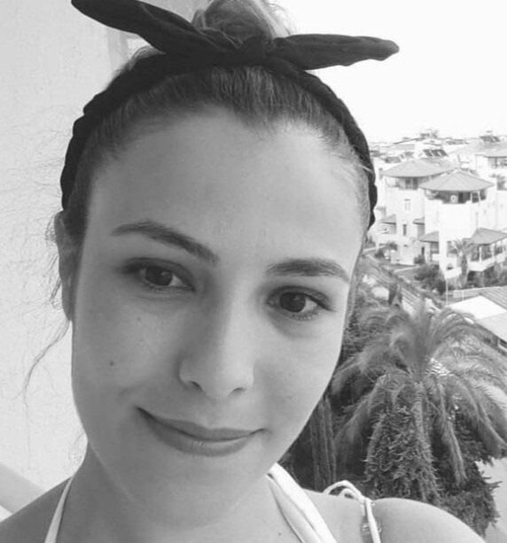 Ölümüyle herkesi yıkmıştı… Öğretmen Ebru Koçak’a son görev Ölümüyle herkesi yıkmıştı… Öğretmen Ebru Koçak’a son görev - 1. Resim