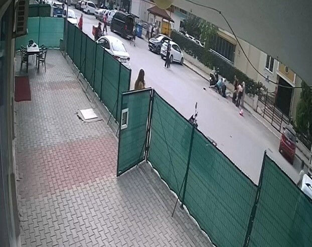 Rus uyruklu çiftin tartışmasında kan döküldü! Korkutan anlar kamerada Rus uyruklu çiftin tartışmasında kan döküldü! Kan donduran anlar - 1. Resim