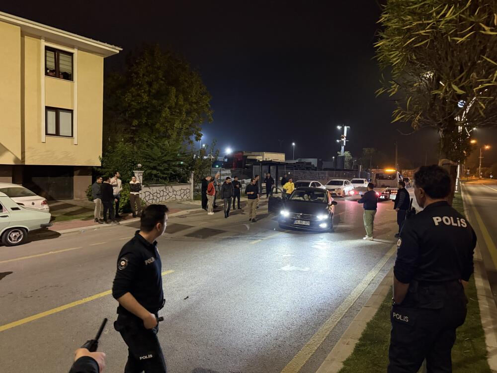 Sakarya'da sıcak saatler! Kovalamaca polisin havaya ateş açması ile son buldu Sakarya'da sıcak saatler! Kovalamaca polisin havaya ateş açması ile son buldu - 2. Resim