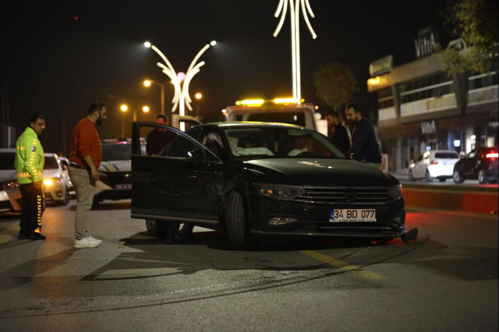 Sakarya'da sıcak saatler! Kovalamaca polisin havaya ateş açması ile son buldu Sakarya'da sıcak saatler! Kovalamaca polisin havaya ateş açması ile son buldu - 1. Resim