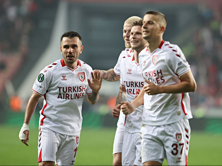 Samsunspor 3'te 3 yaptı, Avrupa'da zirveye çıktı - 3. Resim