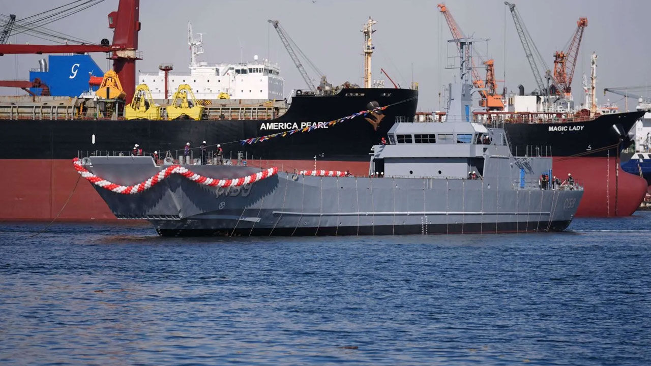 Yerli çıkarma gemisi Ç-159 sahile tank çıkardı: Test başarıyla geçti Yerli çıkarma gemisi Ç-159 sahile tank çıkardı: Test başarıyla geçti - 3. Resim