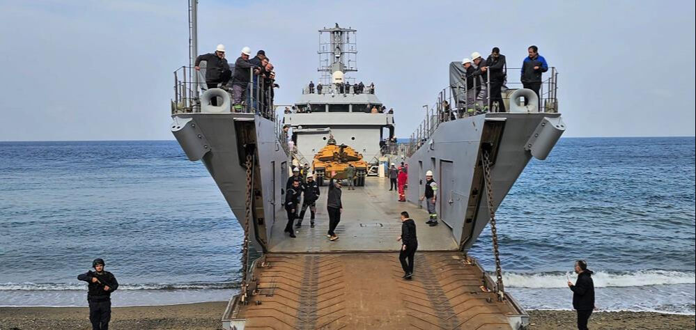 Yerli çıkarma gemisi Ç-159 sahile tank çıkardı: Test başarıyla geçti Yerli çıkarma gemisi Ç-159 sahile tank çıkardı: Test başarıyla geçti - 2. Resim