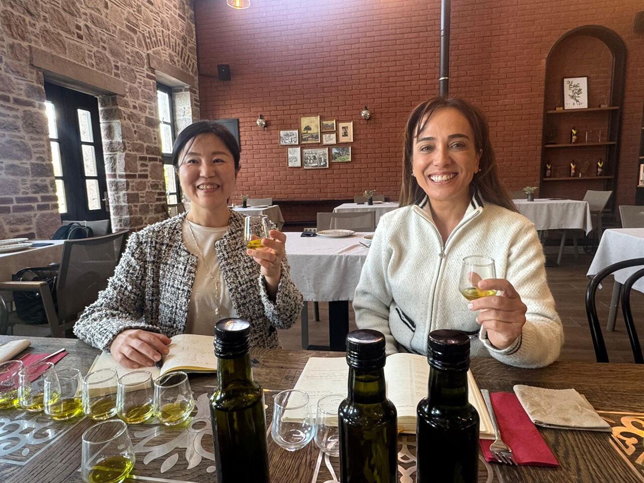 Ayvalık zeytinyağına Japon dokunuşu! Tadım uzmanı üç ilçeyi birbiriyle harmanladı Ayvalık zeytinyağına Japon dokunuşu: Uzak Doğu pazarına açtı - 1. Resim