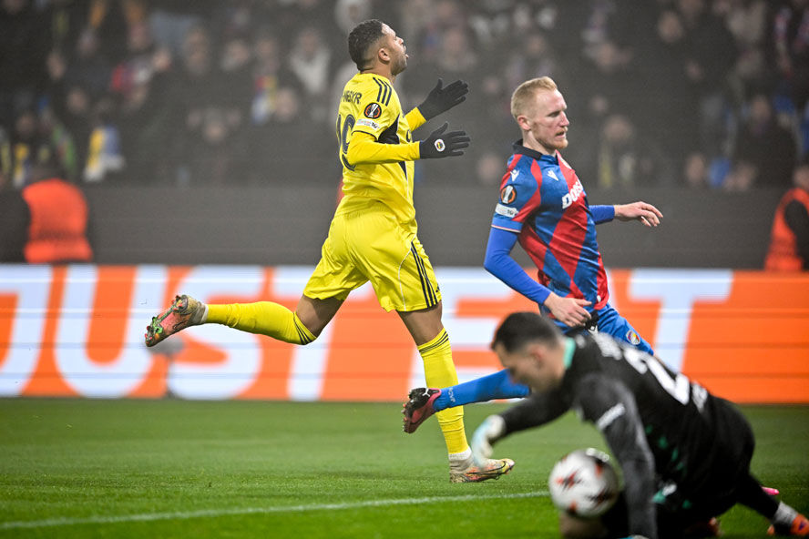 Fenerbahçe, Viktoria Plzen'e takıldı Canlı: Fenerbahçe, Viktoria Plzen ile deplasmanda karşılaşıyor - 2. Resim