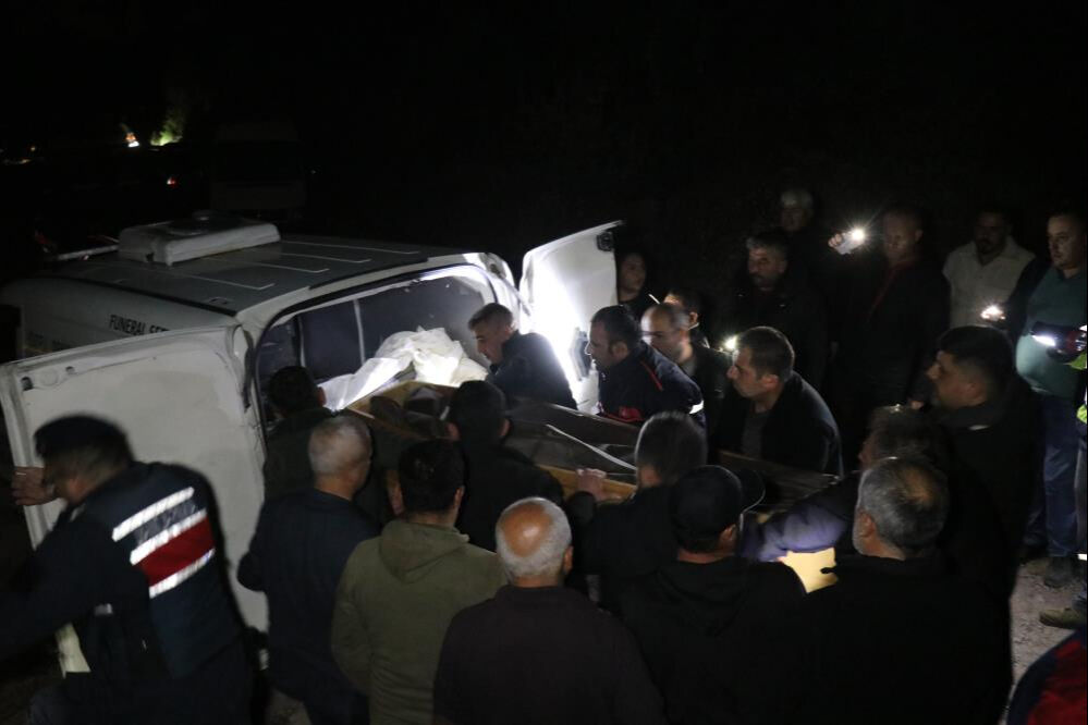 Denizli'de korkunç olay! Yaşlı çiftin cansız bedenleri 2 gün sonra traktörün altında bulundu Denizli'de korkunç olay! Yaşlı çiftin cansız bedenleri 2 gün sonra traktörün altında bulundu - 3. Resim