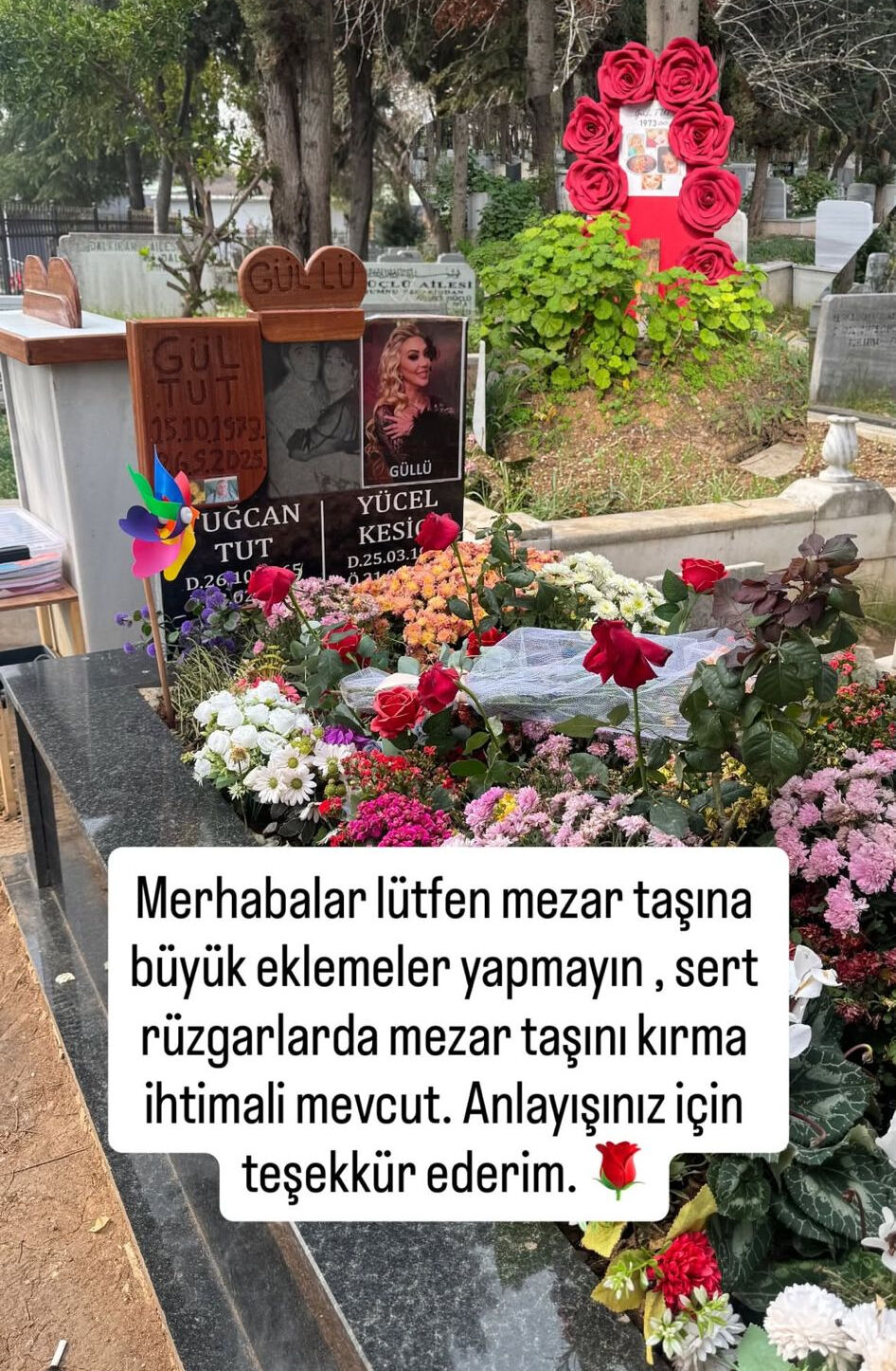 Güllü’nün oğlu Tuğberk Yağız’dan mezar başında dikkat çeken paylaşım Güllü’nün oğlu Tuğberk Yağız’dan mezar başında dikkat çeken paylaşım - 1. Resim
