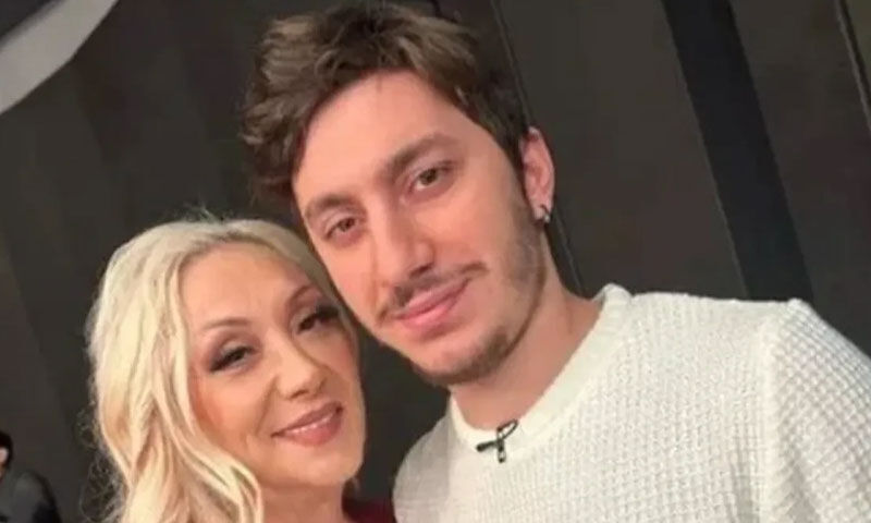 Güllü’nün oğlu Tuğberk Yağız’dan mezar başında dikkat çeken paylaşım Güllü’nün oğlu Tuğberk Yağız’dan mezar başında dikkat çeken paylaşım - 2. Resim