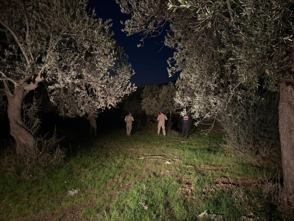 Hasat öncesi komandolar sahaya indi! 24 saat devriye geziyorlar Hasat öncesi komandolar sahaya indi! 24 saat devriye geziyorlar - 2. Resim