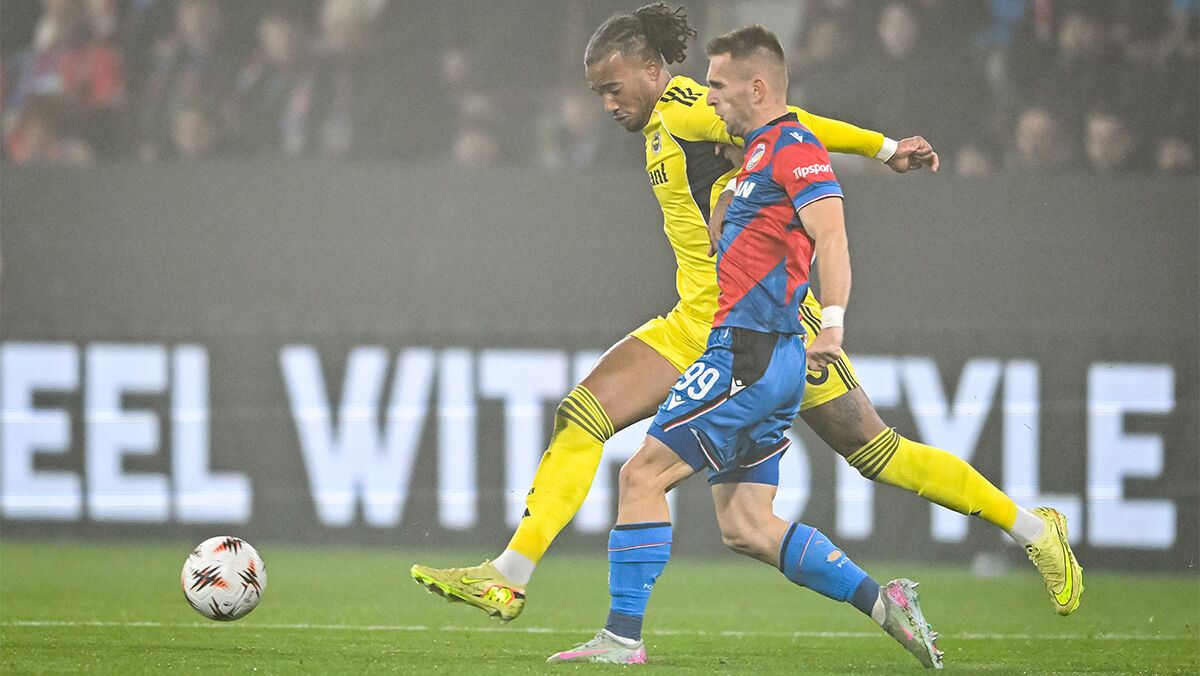 Usta kalemler, Viktoria Plzen-Fenerbahçe maçını yazdı: Korkaklık, eyyam ve skandal! Usta kalemler, Viktoria Plzen-Fenerbahçe maçını yazdı: Korkaklık, eyyam ve skandal! - 3. Resim