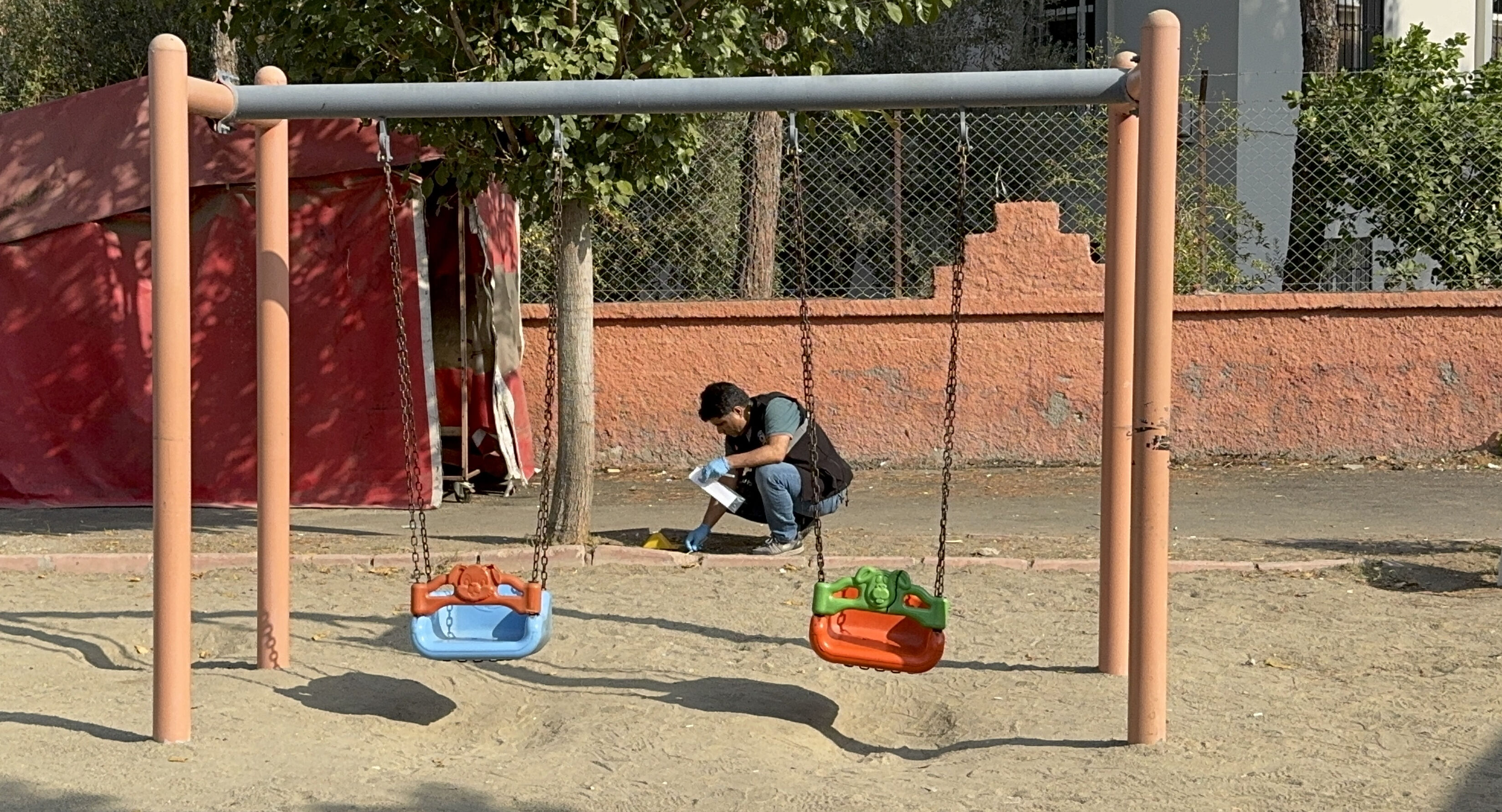 Adana'da kan donduran olay! Yardıma gelenleri de vurdular: 2 ölü, 5 yaralı Adana'da kan donduran olay! Yardıma gelenleri de vurdular: 2 ölü, 5 yaralı - 2. Resim