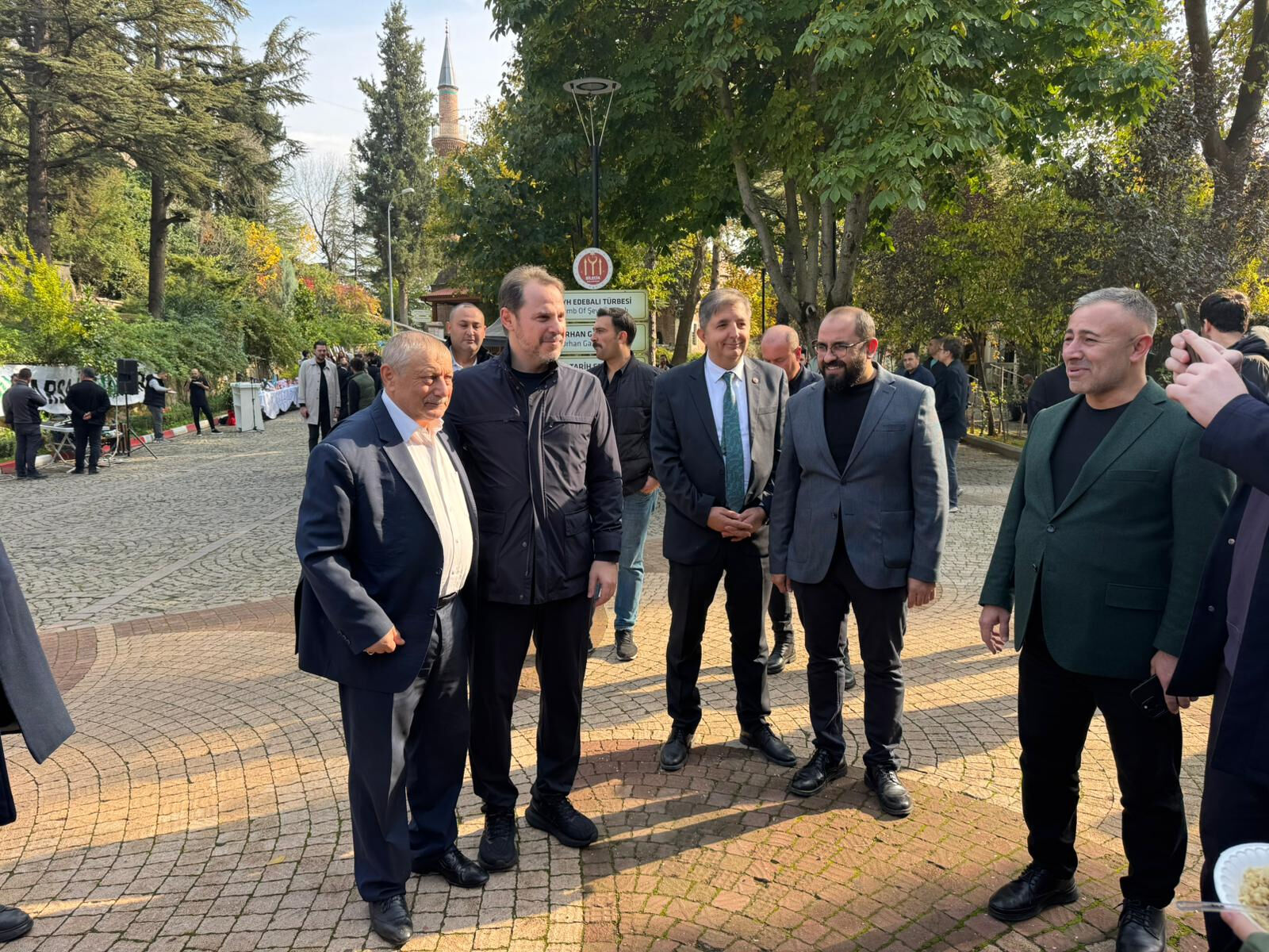 Berat Albayrak uzun zaman sonra eşiyle görüntülendi Berat Albayrak uzun zaman sonra eşiyle görüntülendi - 3. Resim